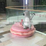 Fiberglass Bear With Cake Decoration for Mall thumbnail-1