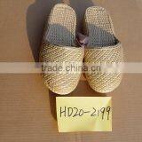 Indoor Salon Handicraft Natural Material Bulrush Straw Slipper thumbnail-1