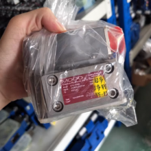 MOOG Servo Valve G761-3006B thumbnail-1