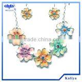2014 New Mulit Colored Petal Flower Flapper Length Necklace Vners thumbnail-1