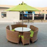 Круглый обеденный стол с зонтиком на центральной стойке thumbnail-1