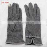 Women Touch Screen Woolen Gloves With Leather Bow Mouth and Hand Clasp thumbnail-2