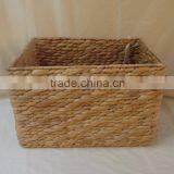 Weaving Water Hyacinth Baskets With Handle and Iron Frame thumbnail-5