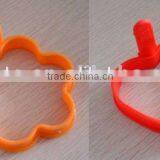 FDA Shaped SILICONE EGG RING PANCAKE RING thumbnail-1