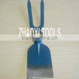 30020105 High Quality Round or Oval Hole Two Tines Forging Weeding Fork Garden Hoe thumbnail-4
