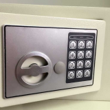 Mini Size Electronic Safe With Keys for Backup thumbnail-2