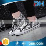 English Printing Men's Casual Canvas Shoes in Good Price