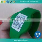Serial QR Code Printing Silicone Wristband With HF RFID Chip thumbnail-1