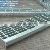 Galvanized Serrated Stair Grating thumbnail-1