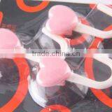 3pc Pink Heart Shape Plastic Hook thumbnail-2
