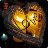 Украшение для свадьбы. Безжигательная свеча с эффектом колебания света thumbnail-1