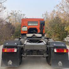 Sino Truck HOWO 371hp1000L Fuel Tank Tractor Head Truck thumbnail-4