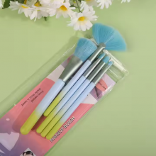 Portable 5-Piece Soft Bristled Makeup Brush Set New Fan-Shaped Eye Shadow Blush Concealer Face Brush for Convenient Application thumbnail-2