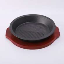Wholesale Cookware Sets Round Sizzling Plate Fajita Teppanyaki Pan 24cm Black Cast Iron Steak Plate With Wooden Base thumbnail-1