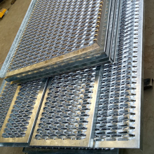 Heavy-duty 2.5mm 2mm 3mm Alligator Mouth Steel Grating Perforated Plate Stainless Steel Galvanized Floor Walkway Plate thumbnail-4