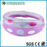 Customerized Silicone Mosquito Wristband Hand Bands for Wedding Promotion thumbnail-2