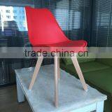 Morden Design PP Plastic Upholstered Dining Chair With Wooden Legs thumbnail-1