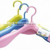 Diverse Styles Plastic Clothes Hanger thumbnail-4