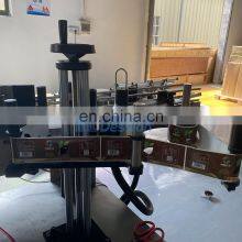 High Efficient Machine for Labeling Jars and Bottles Dession Brand Label Sticker Machine Round Bottles thumbnail-3