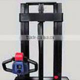 2017 New Product 1.5 Ton Electric Stacker thumbnail-3