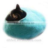 100% Wool Pets Dog House thumbnail-1