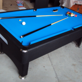 Billiard table/pool table