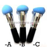 Facial Sponge With Handle thumbnail-1