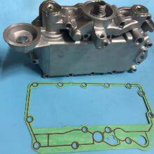 Deutz TCD 2013 L04 2V 、BF4/6M 1013 Oil Cooler Box OEM: 04290781 04259104 thumbnail-3