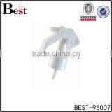 New Design Plastic Garden Hand Pressure Trigger Sprayer Parts China Free Samples thumbnail-4