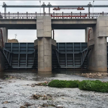 Arc-shaped Sluice Gate, River Water Diversion for Hydroelectric Power and Irrigation thumbnail-3