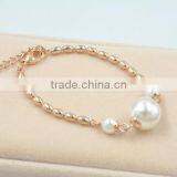 Zm33717a Korean Style Women Elegant New Patterns Pearl Chian Bracelet thumbnail-3