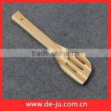 Kitchen Utensils Slotted Curved Bamboo Frying Spatula thumbnail-1