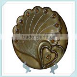 Classical peacock heart-shaped resin craft plate for decor