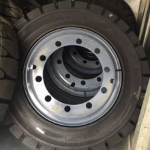 900R20 Solid Truck Tyre thumbnail-4