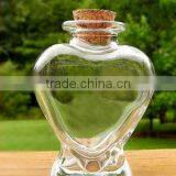 Сердечкообразная стеклянная бутылка с пробкой thumbnail-1