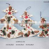 Christmas Tree Decorated With Pinecone thumbnail-1