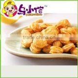 Peanuts cracker in spicy flavor