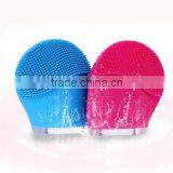 Silicone Facial Cleansing Brush thumbnail-1