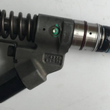 New Factory Direct Cummins Engine Overhaul Accessories 4945969 Common Rail Injector 0445120059 thumbnail-1