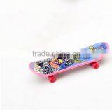 Mini Finger Skate Board Toy thumbnail-3