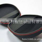 Convenient Earphone Carrying Case thumbnail-2