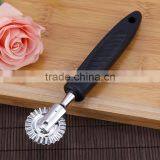 New Design Best Quality Stainless Steel PP Handle Kitchen Factory Price Pizza Cutter thumbnail-5