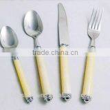 PP Plastic Handle Cutlery Set Made in China