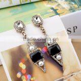Latest Fashion Trangle Fancy Paerl Stud Earring Women Hanging Earring thumbnail-2