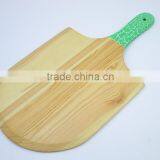 Colorful Handle Range Wooden Pizza Board
