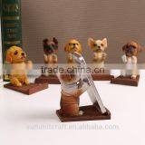 Resin Dog Mobile Phone Holder Funny Cell Phone Holder for Desk thumbnail-3