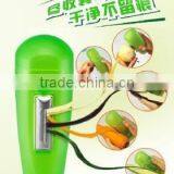 Plastic Storage Fruit and Vegetable Peeler thumbnail-1