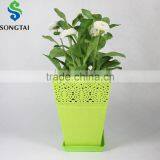 Crown Plastic Flower Pot in Square Shape thumbnail-1