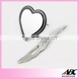 Flower Pattern Slanted Eyebrow Tweezer thumbnail-3