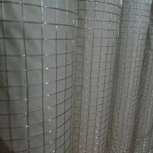 Hot Dipped Galvanized Welded Wire Mesh Rolls for Construction and Fencing thumbnail-3